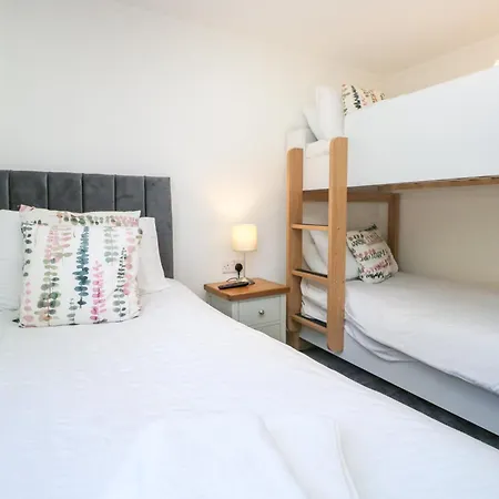 Dovedale Lodge